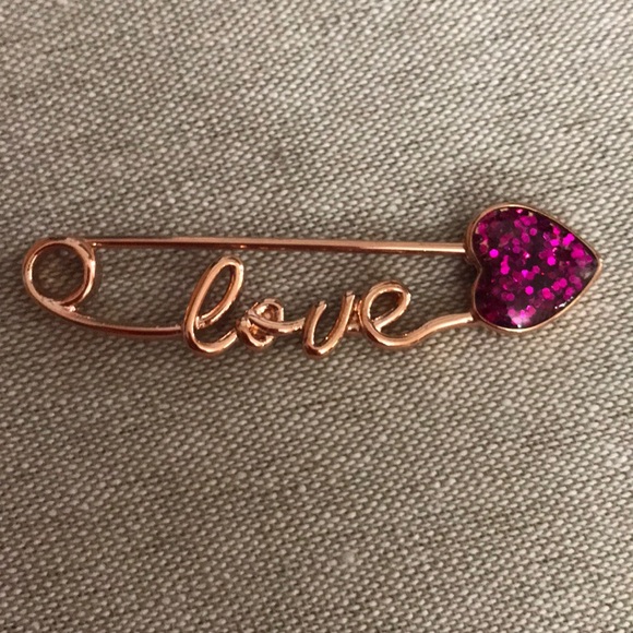 Betsey Johnson love pin - Picture 6 of 7